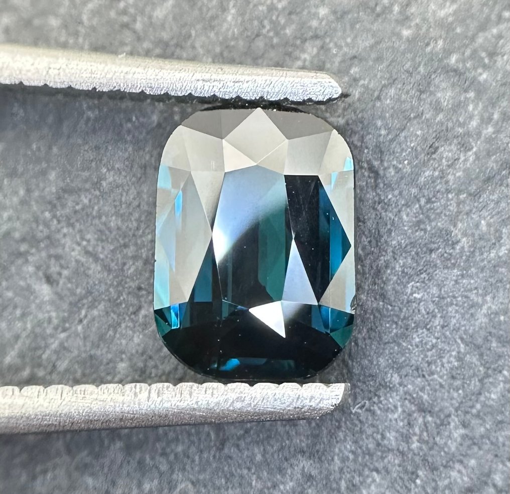 蓝色 尖晶石  - 2.02 ct - 安特卫普宝石检测实验室（ALGT） #1.0