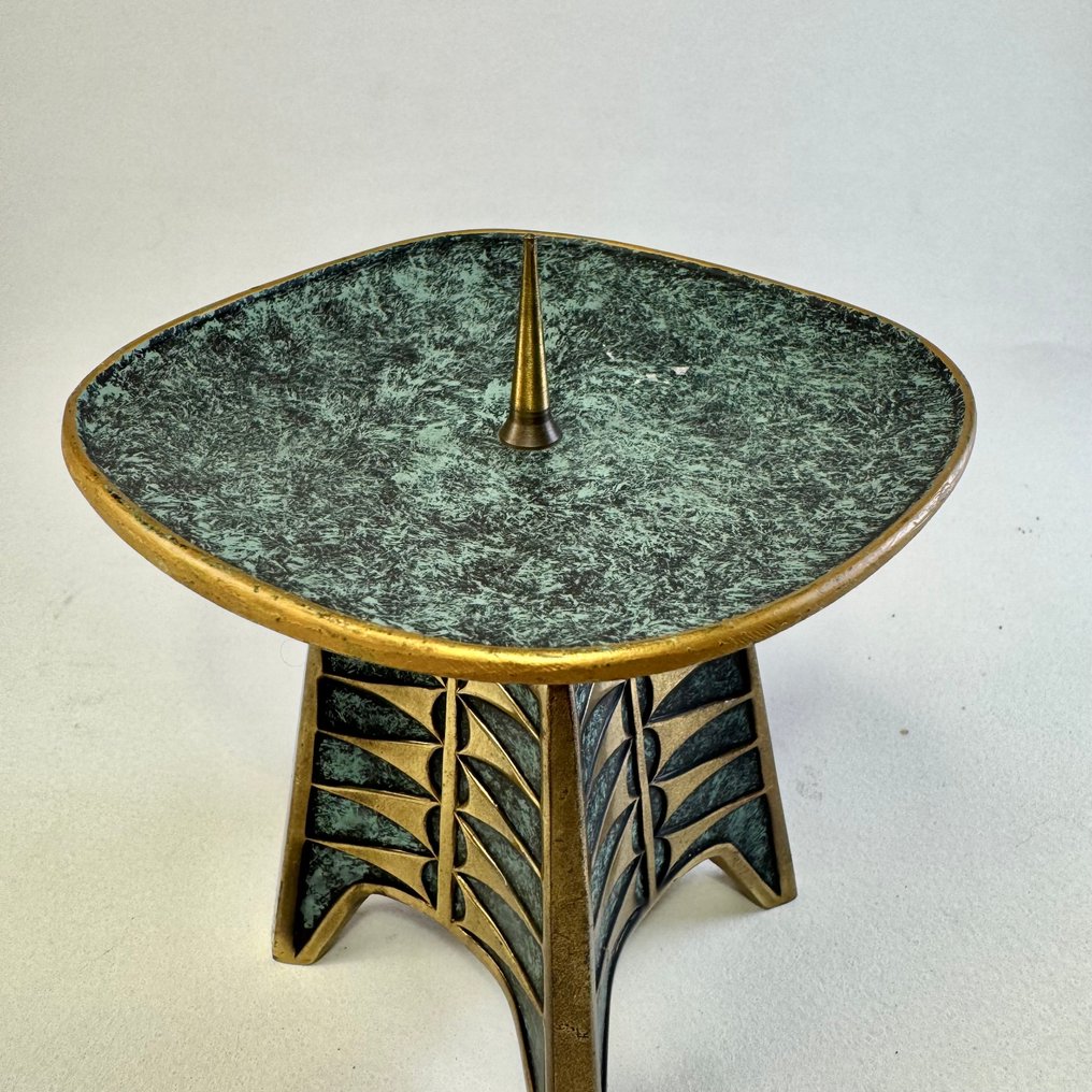 燭台 - 复古粗犷风格的烛台，由抛光黄铜制成，带有绿色和黑色纹理。 #3.2