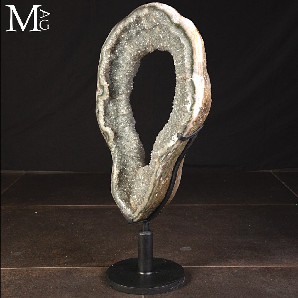 Microcrystalline Quartz Portal Wanderful Gray Amethyst - Moss Agate - Extremely Rare Geode Section - Height: 870 mm - Width: 450 mm- 41 kg #3.2
