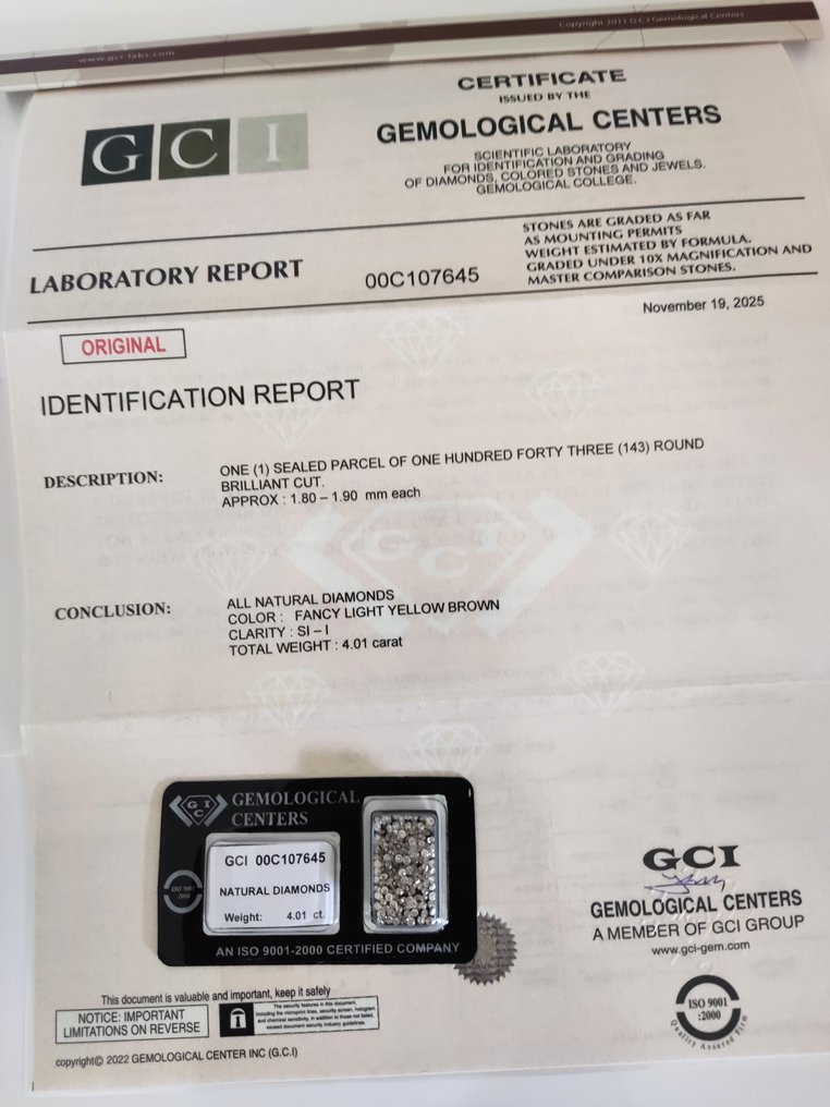 Ei pohjahintaa - 143 pcs Timantti (Luonnonvärinen) - 4.01 ct - Pyöreä - Fancy light Keltainen Ruskea - I1, SI1 - Israelin gemmologinen keskus (G.C.I.) #1.0