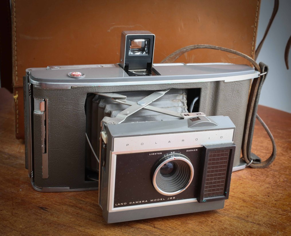 Polaroid Land Camera Model J66  avec une sacoche Instant camera #1.0