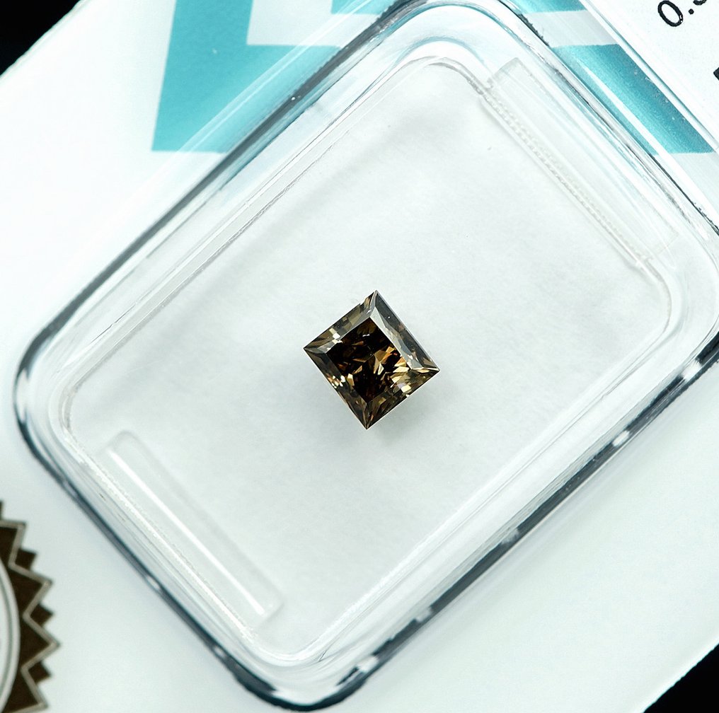 1 pcs Diamant (Couleur naturelle) - 0.56 ct - Carré - Fancy Brunâtre Jaune - VS2 - International Gemological Institute (IGI) #2.1