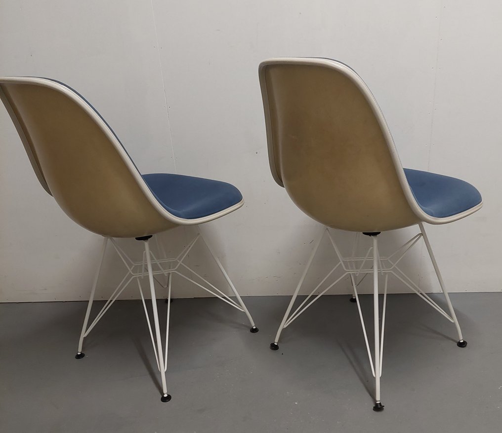 Vitra - Charles Eames - Stol (2) - Polyester, Jern, Tekstil - To smukke side stole #3.2
