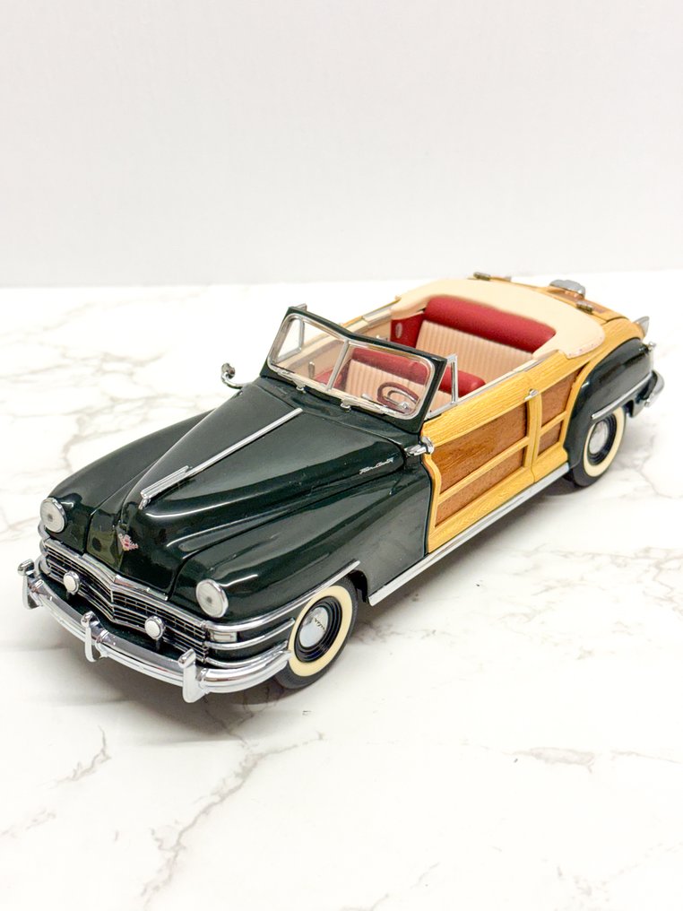 Franklin Mint 1:24 - 模型汽车 - 1948 Chrysler Town and Country model car #1.0