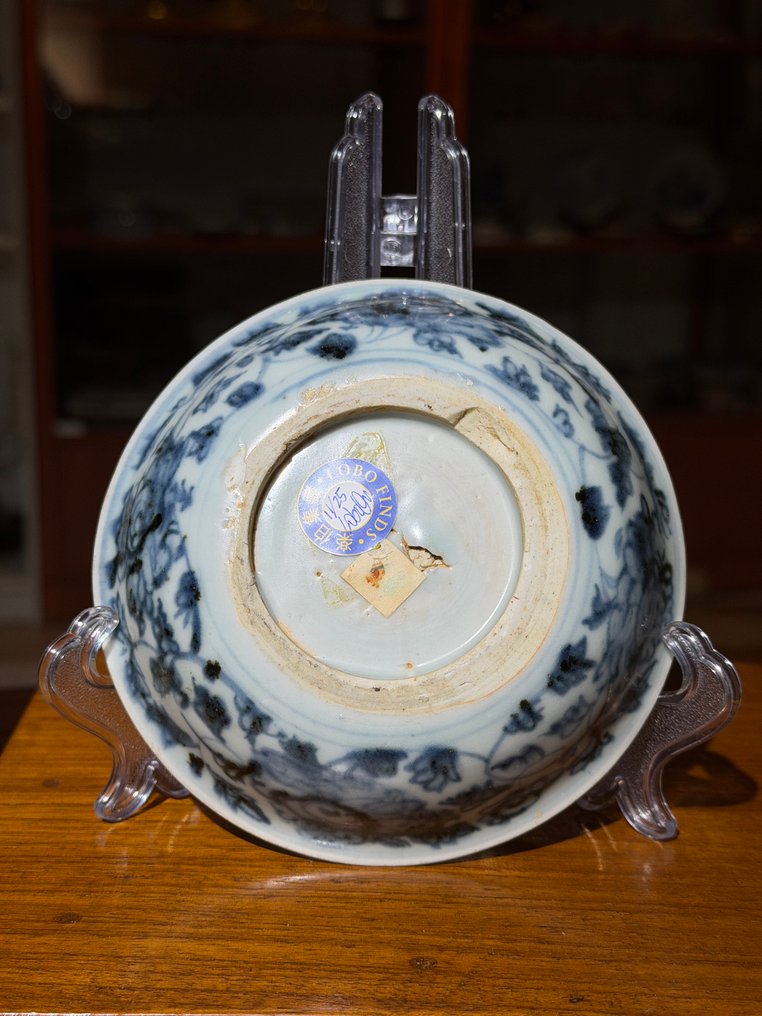 青花缠枝莲十字宝杵纹卧足洗 - 瓷 - 中国 - Ming Dynasty (1368-1644) #3.2