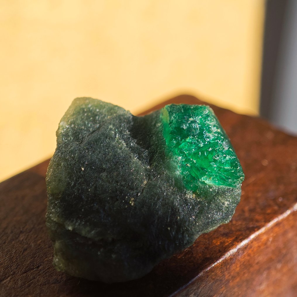 29.7 克拉顶级礼品绿宝石 水晶在 Matrix- 5.95 g #4.3