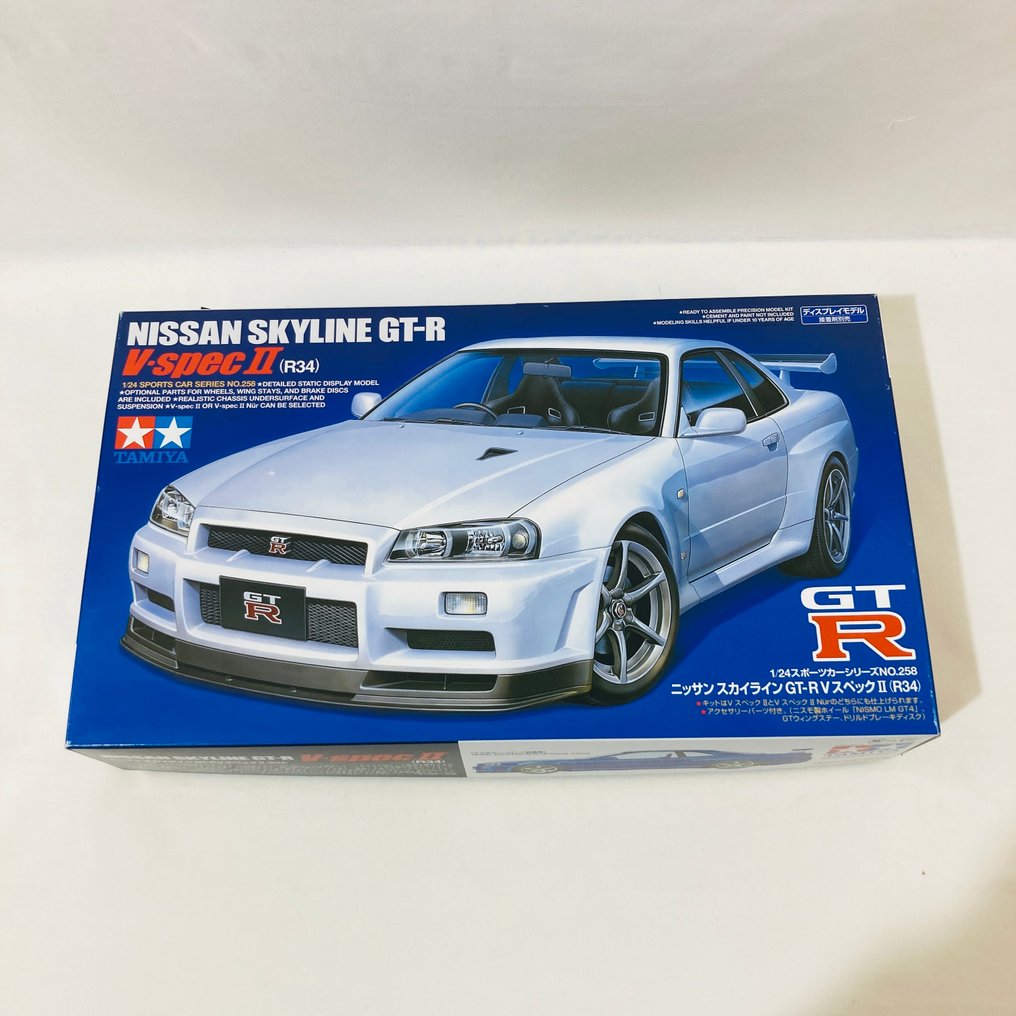 Tamiya 1:24 - Model kit - Nissan Skyline GT-R V-spec II (R34) - 24258 Vintage 2002s #1.0