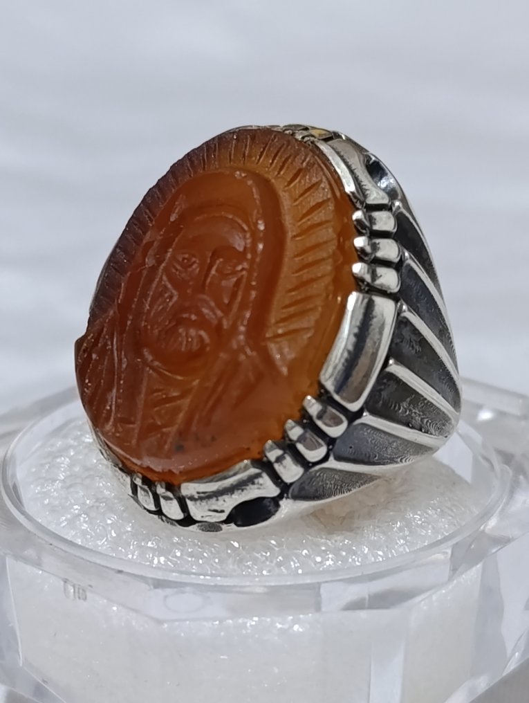 Silver, Agate with carved image attributed to the Muslim caliph - Ring #4.3
