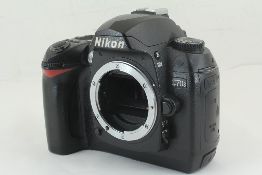 Nikon D70s|AF-S Nikkor 18-55mm F/3.5-5.6G ED|AF Nikkor 70-300mm F/4-5.6G Ψηφιακή φωτογραφική μηχανή #1.0