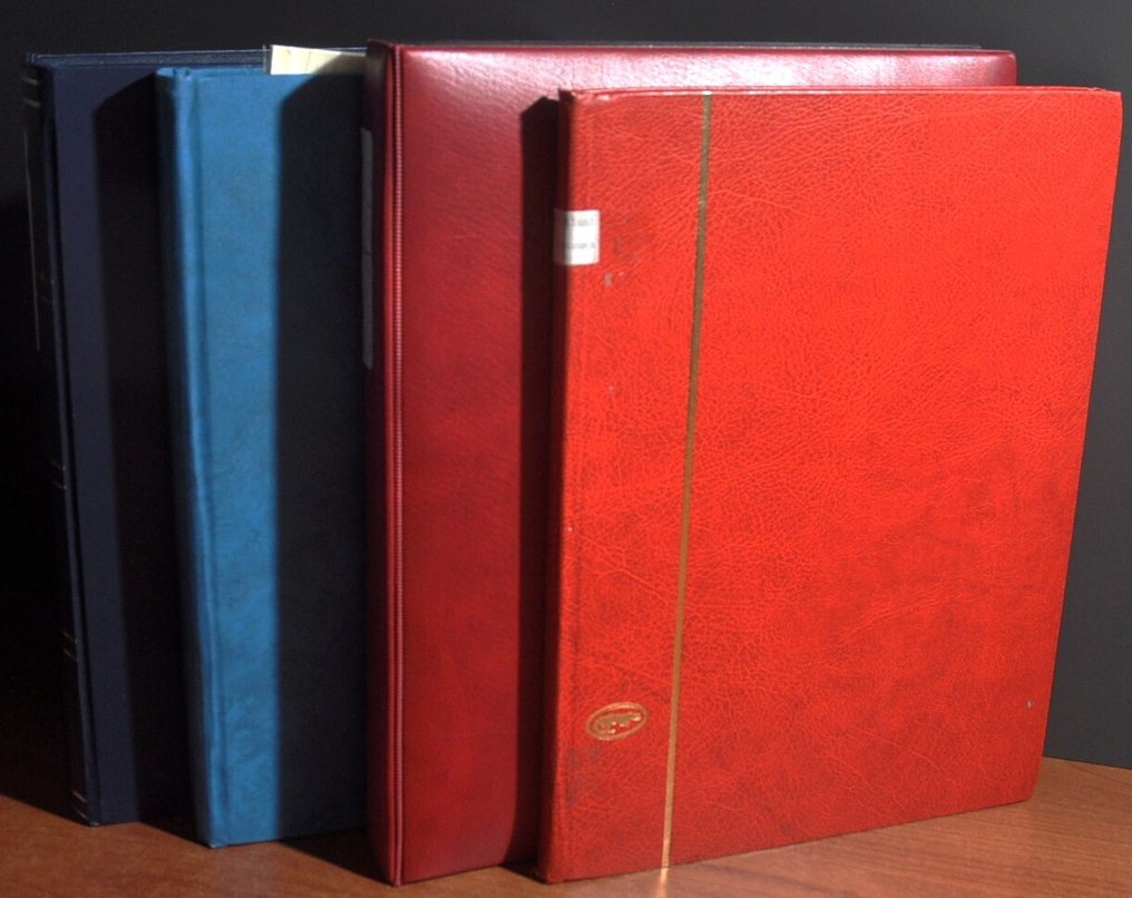 World  - Search party with various countries in stock books (200 photos). #1.0