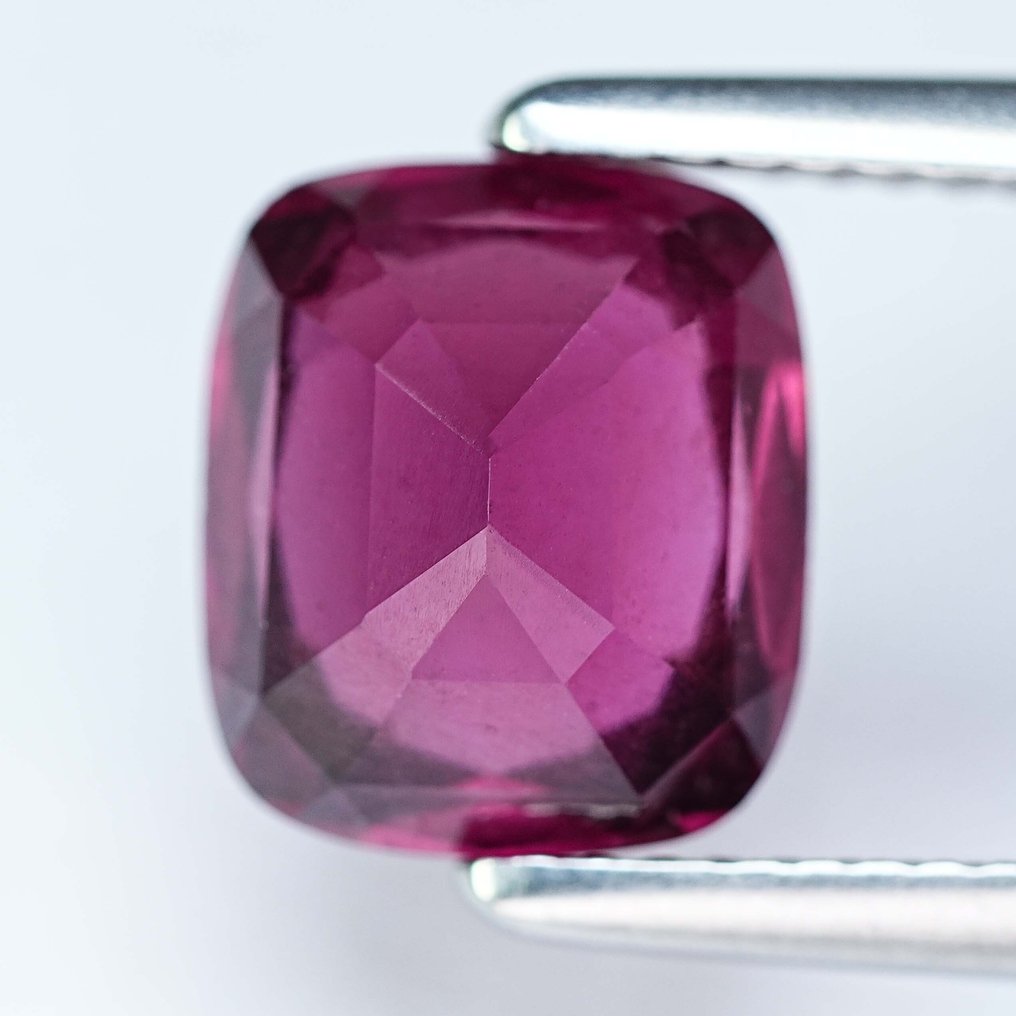 No Reserve Price Purple, Red Rhodolite, Garnet - 4.24 ct - International Colored Gemstone Association (ICA GemLab) - Fine Garnet #1.0