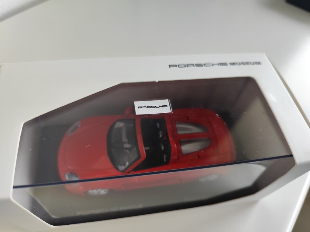 Porsche museum Carrera GT - Modellbil #1.0