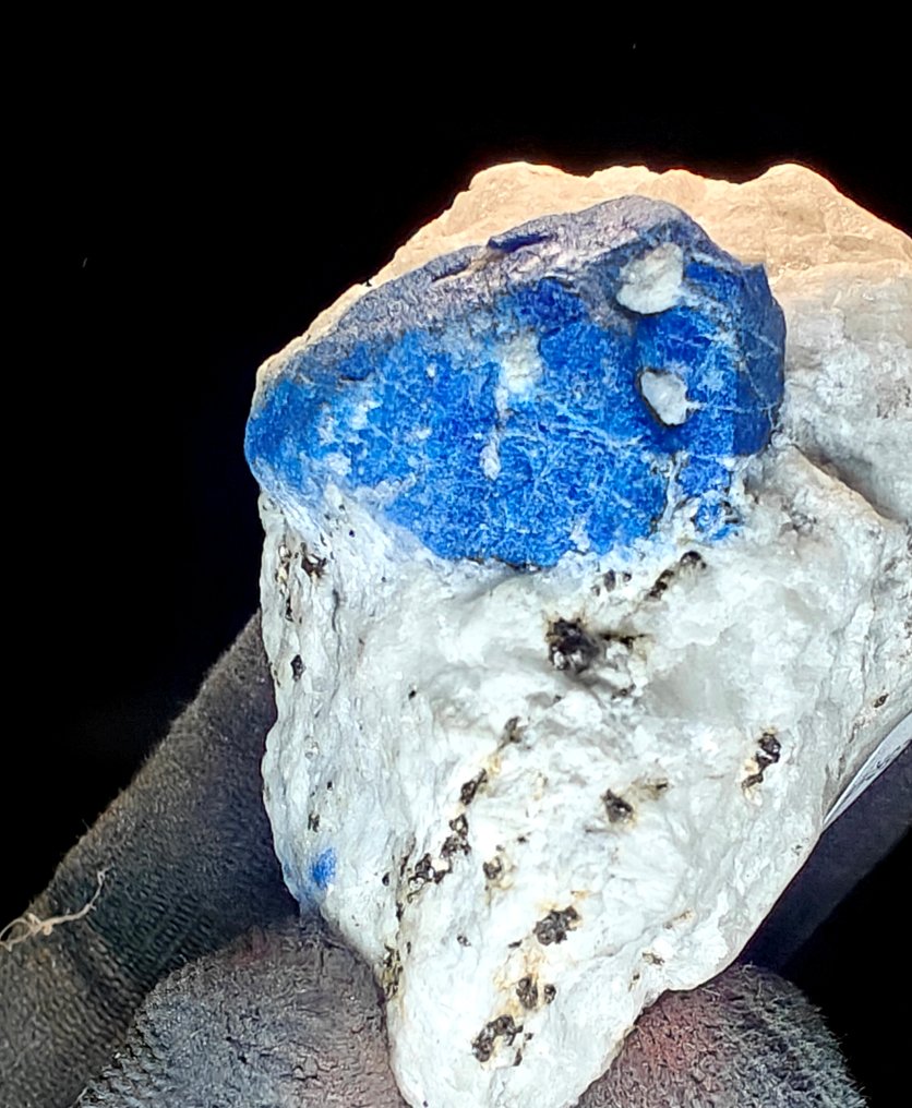 Lazurite Crystal on matrix - Height: 6 cm - Width: 5 cm- 160 g #4.3