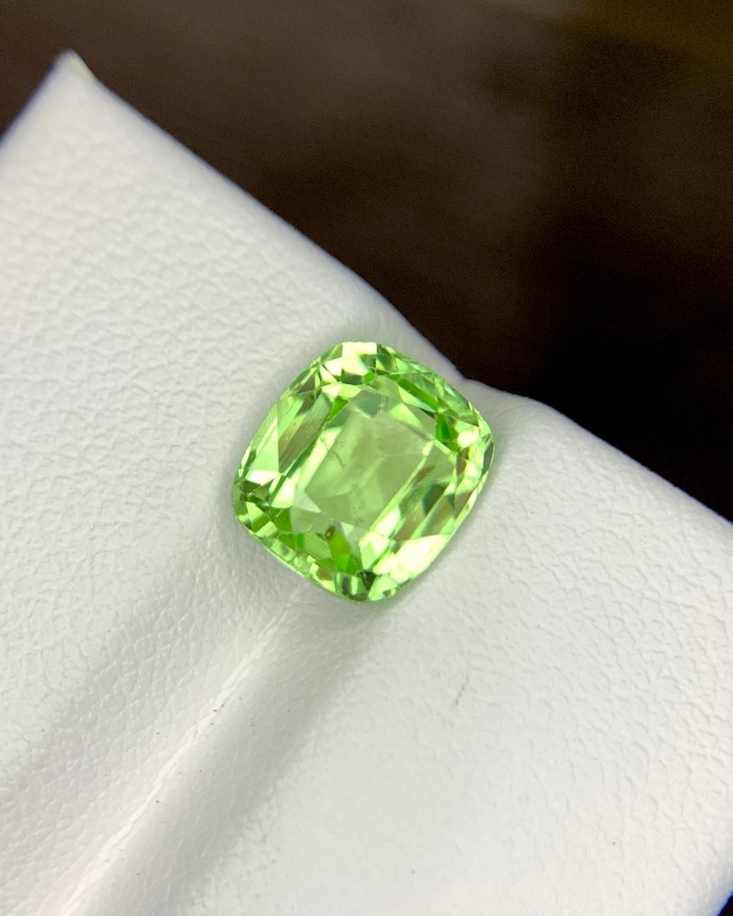 No Reserve Price - 1 pcs Green Peridot - 3.28 ct - Gem Report Antwerp (GRA) - Natural Peridot – 3.28 ct #1.0