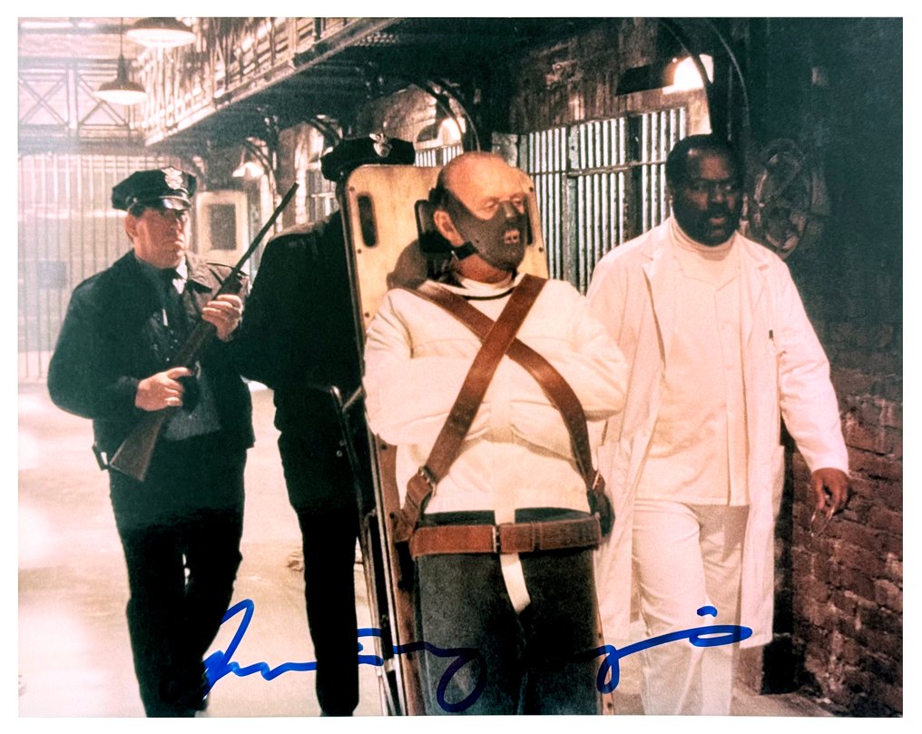 Anthony Hopkins (Dr. Hannibal Lecter) – Authentic Autographed Photo from “Red Dragon” – Autograph #1.0