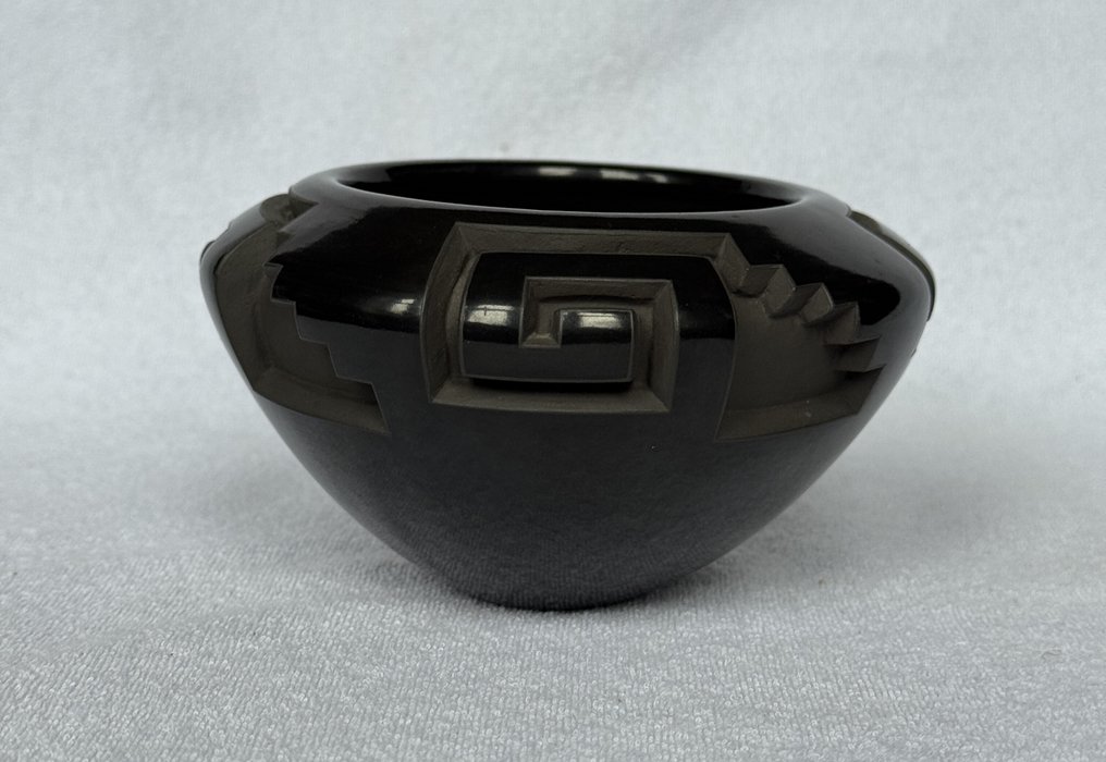 Schwarzgebrannter Topf (Blackware) - Effie Garcia - Santa Clara - U.S.A. #1.0