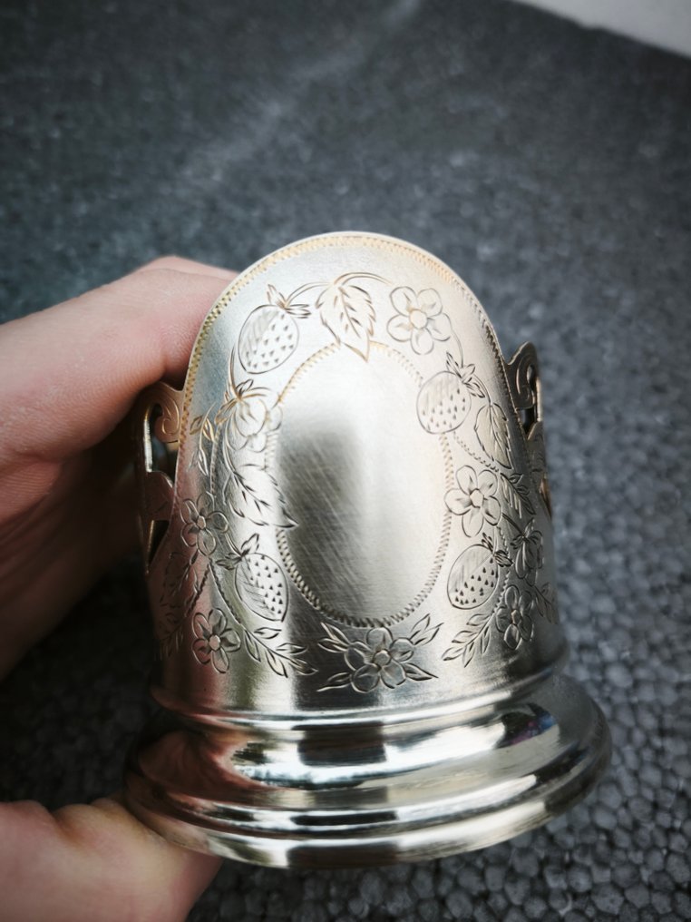 poinçon à identifier - Stand - .875 (84 Zolotniki) argento #4.3