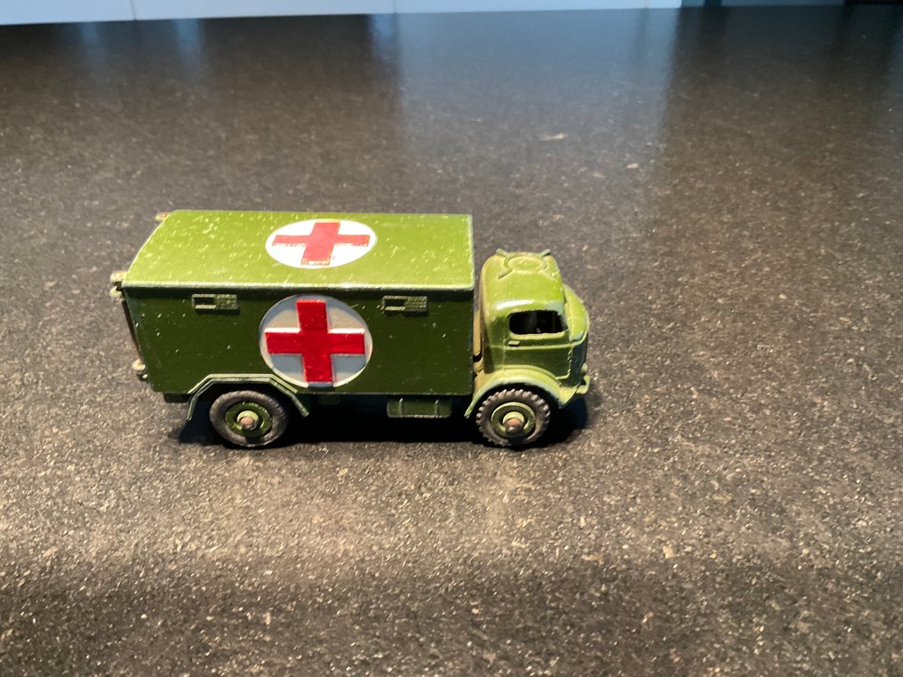 Dinky Toys 1:43 - Model pojazdu wojskowego  (3) - Army Wagon / Military Ambulance - Dinky 622, Dinky 623 i Dinky 626 #2.1