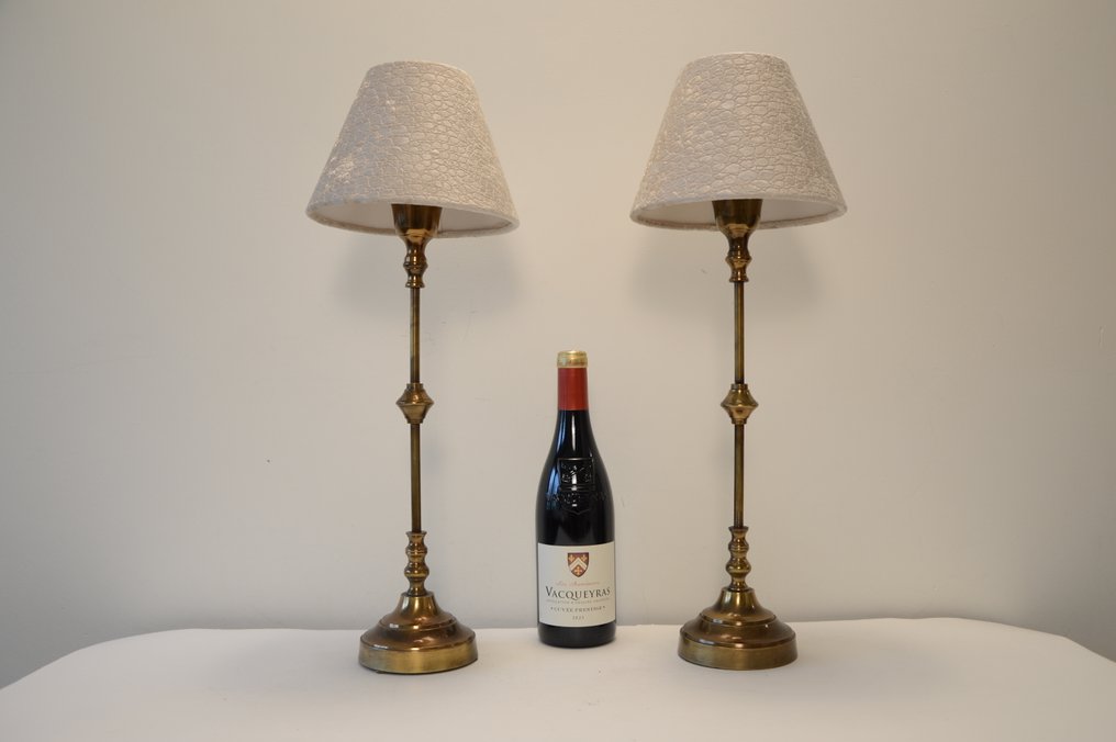 Bordlampe (2) - Et par elegante neoklassiske bordlamper. - Messing, Fløjl #4.3