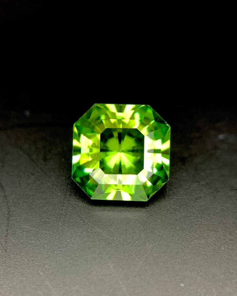 No reserve price - 1 pcs  Green Tourmaline  - 3.09 ct - Gem Report Antwerp (GRA) - Green Tourmaline 3.09 Ct #1.0