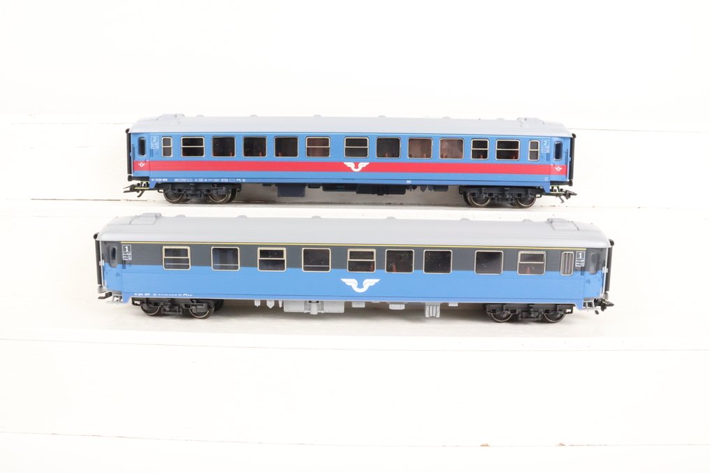 Märklin H0 - 43773/ 43782 - Επιβατικό τρένο μοντελισμού (2) - 1η και 2η τάξη βαγονιού, εποχή V. - SJ #1.0