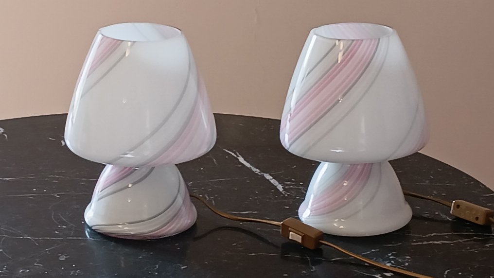 台灯 (2) - 乳白色玻璃，来自Murano #1.0