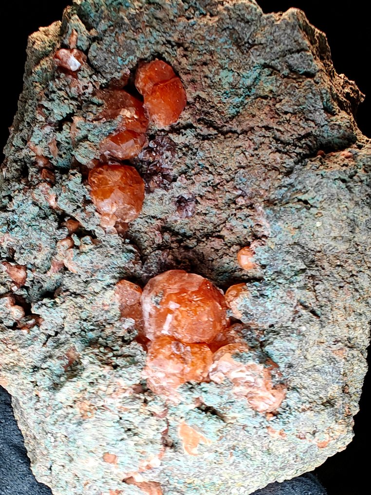 Analcime Crystals on matrix - Height: 8 cm - Width: 7 cm- 275 g #3.2