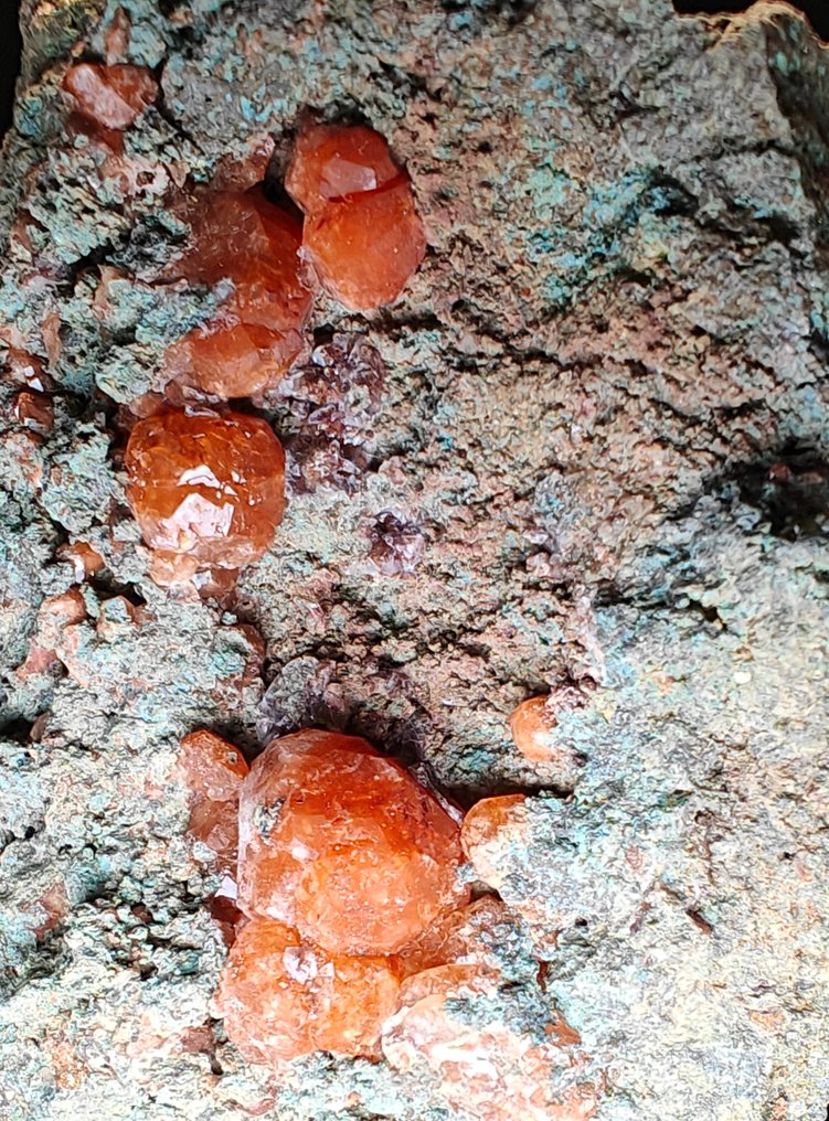 Analcime Crystals on matrix - Height: 8 cm - Width: 7 cm- 275 g #1.0