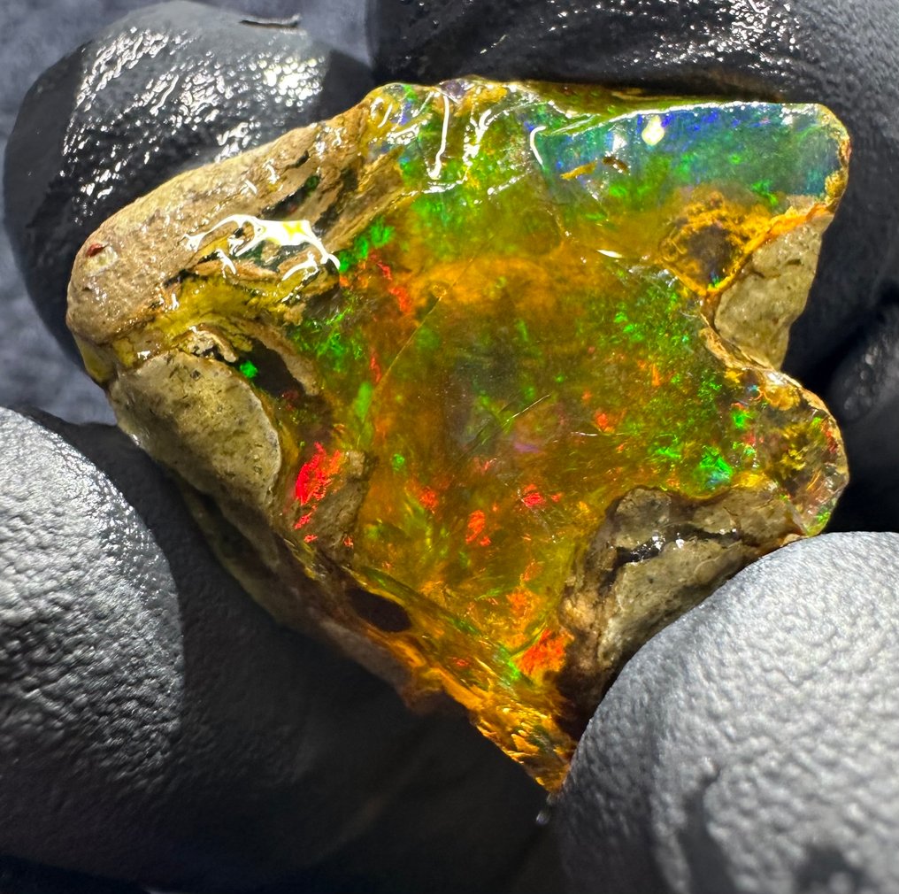 29 καρατίων κρύσταλλο οπαάλ. Τραχύς- 5.8 g #1.0