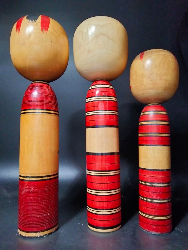 Isao Sasaki - 小雕像, Zes moderne, karaktervolle kokeshi shingata - stijl (volkskunst) - 36 cm - 木 #3.2