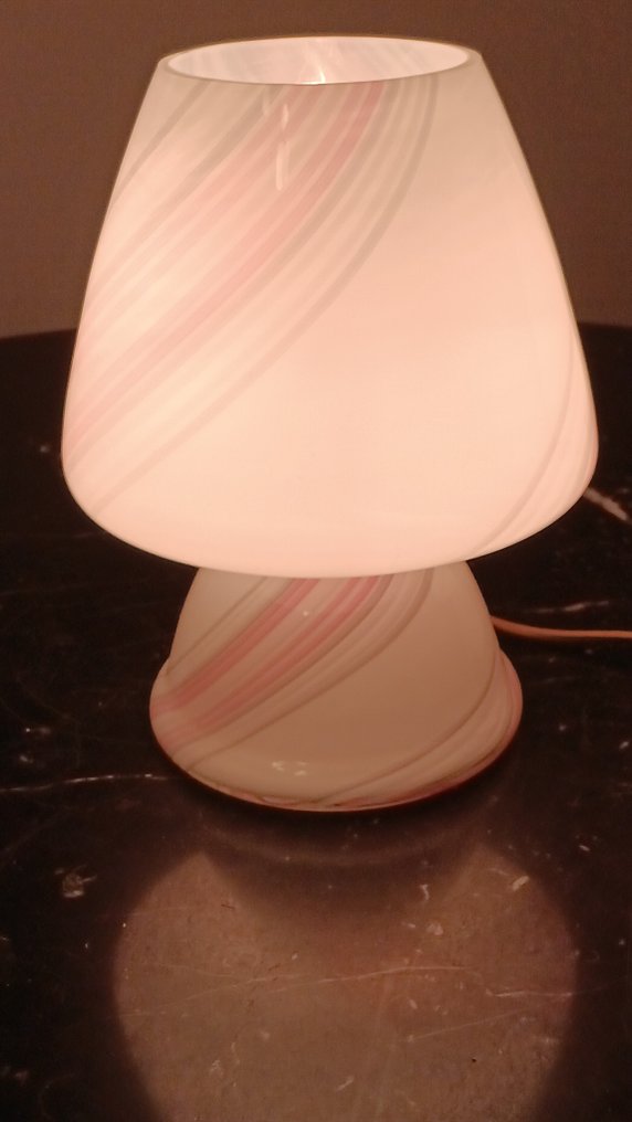 台灯 (2) - 乳白色玻璃，来自Murano #3.2