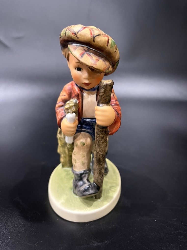 Hummel Goebel - Estatua, On Secret Path - TMK5 - 14 cm - Porcelana #1.0