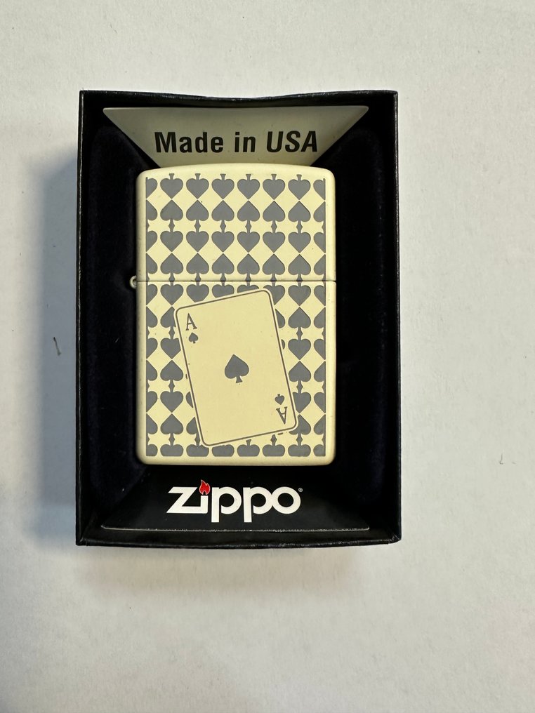 Zippo - No Reserve Price - Lighter - Iron (cast/wrought) #1.0