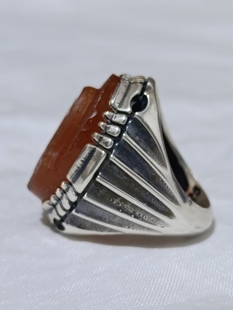 Silver, Agate with carved image attributed to the Muslim caliph - Ring #2.1