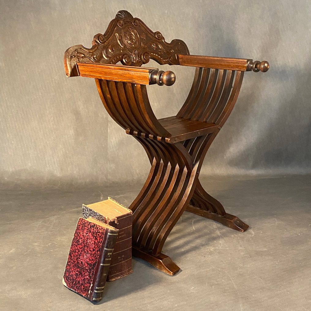 椅子 - 木, 意大利制造的木工艺术，20世纪初 #1.0