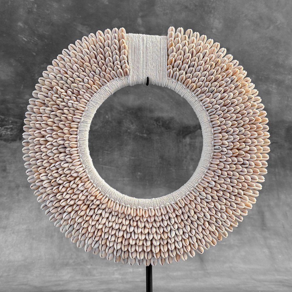 Decorative ornament (2) - NO RESERVE PRICE - Stunning Pair of White Colored Tolai Necklaces on custom stands - Papua New Guinea #4.3