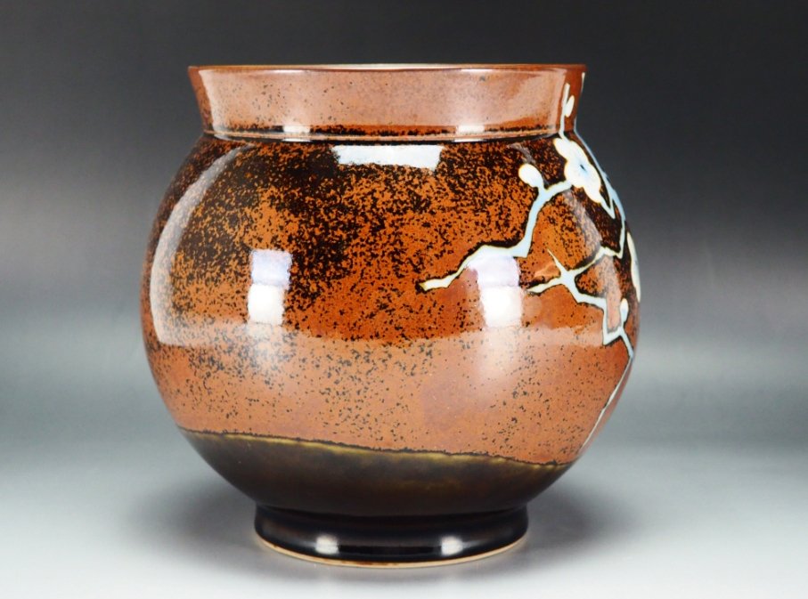 Vase - Ceramic, - Very fine hizen water pot (mizusashi) with ume design, signed - including inscribed tomobako - Japan #4.3