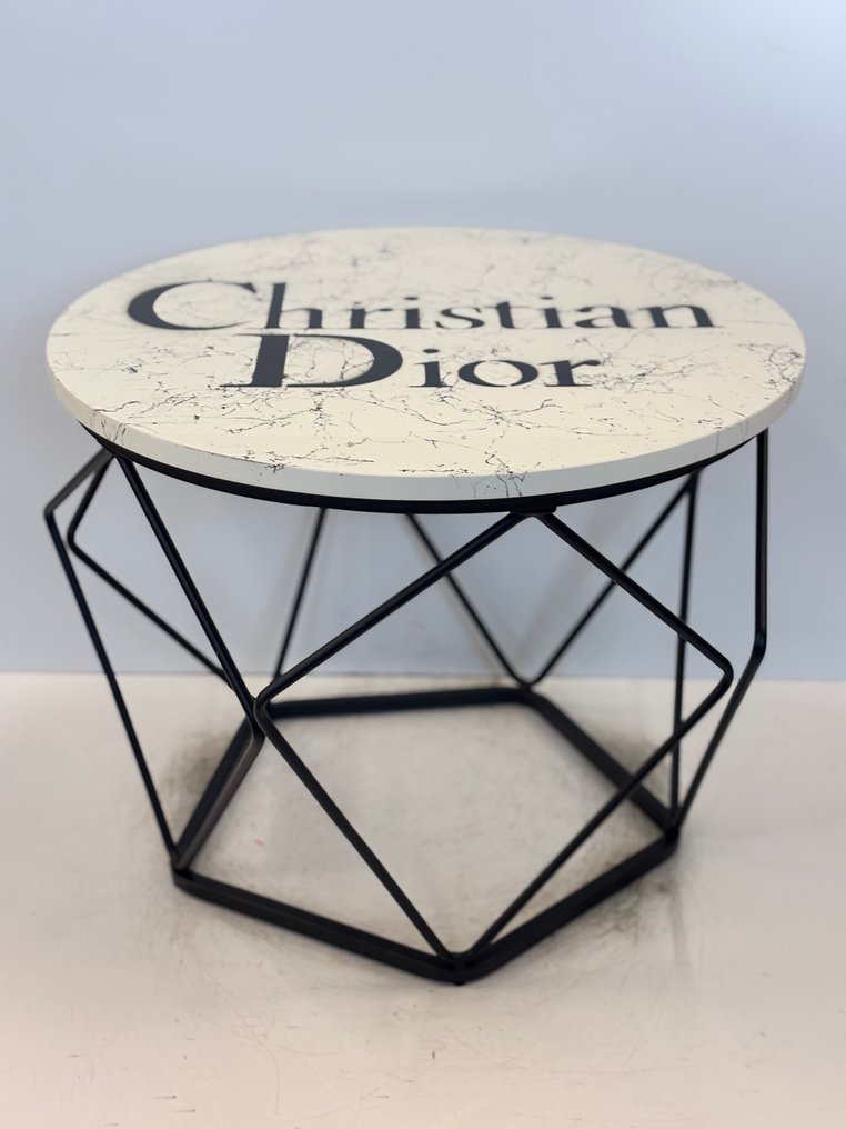 Rob VanMore - Tea-Time on C. Dior Table - ø50cm #1.0