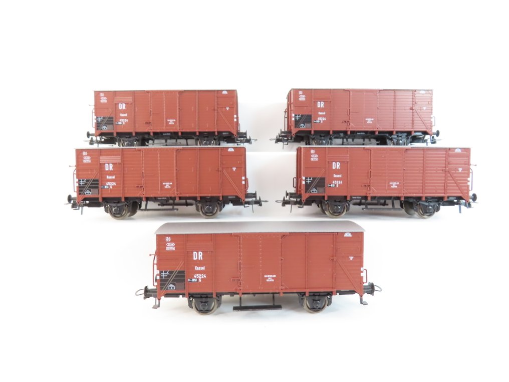 Roco H0 - 46826 - Carrozza merci di modellini di treni (5) - 5 carri merci chiusi a 2 assi - DR (DRB), NS #1.0