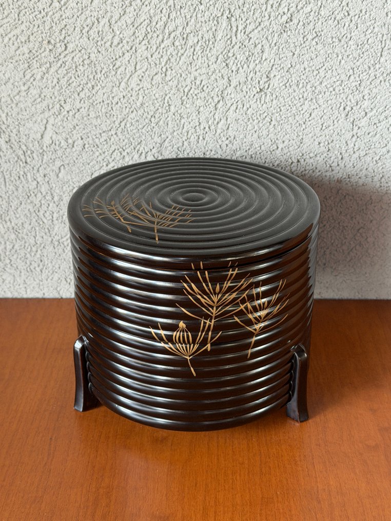 Κουτί - Ξύλο - Βαστάκι δύο επιπέδων με βερνίκι. #1.0