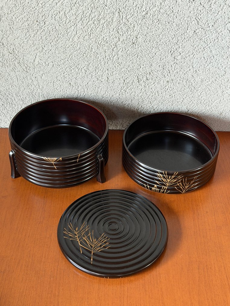 Κουτί - Ξύλο - Βαστάκι δύο επιπέδων με βερνίκι. #4.3