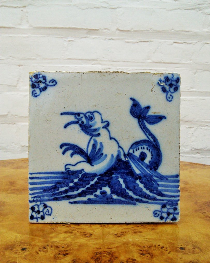  Tile - Zeewezen met slagtanden / Walrus - 1650-1700  #1.0