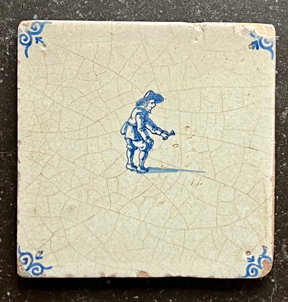  Tile (4) - Landman + child with toll + fisherman + roe fisher - 1600-1700 - Delft Blue  #1.0