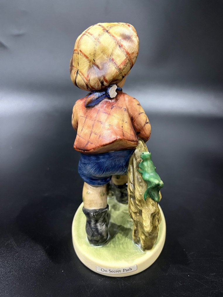Hummel Goebel - Estatua, On Secret Path - TMK5 - 14 cm - Porcelana #3.2