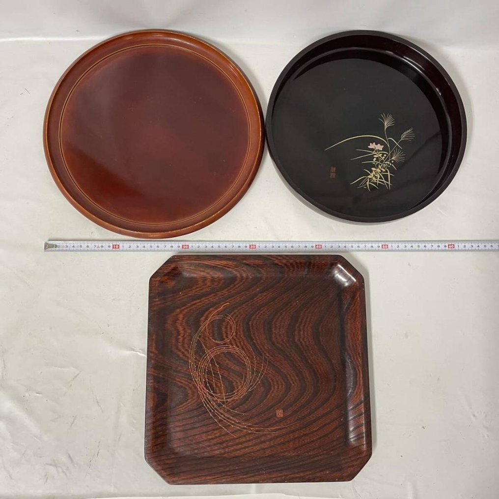 Vintage Japanilainen puiset ja lakkiset tarjoiluvadit erä – yli 20 kappaletta – Showa-aikakauden - Japani - 2000-luku #4.3