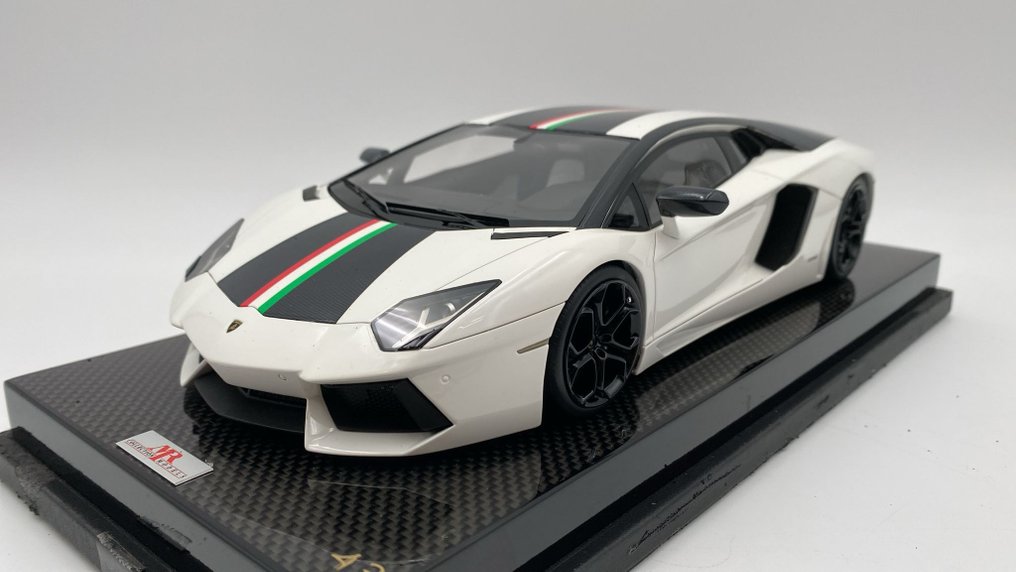 MR Collection 1:18 - Model car - Lamborghini Aventador LP 700-4 - (cod.4) #1.0