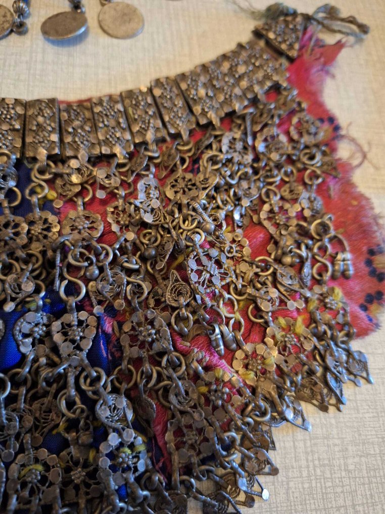 Ασημί, Υφάσματα - Κολιέ - Κολιέ Υεμένιτη Bawsani. #3.2