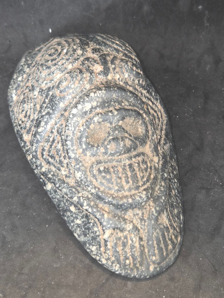 泰诺文化：小安的列斯群岛和大安的列斯群岛 pierre 具有拟人装饰的杯子 - 22.5 cm #1.0