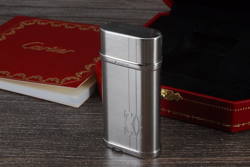 Cartier - Godron Gas Lighter Double C Logo Edition - Accendino tascabile - Tonalità argento spazzolato #1.0