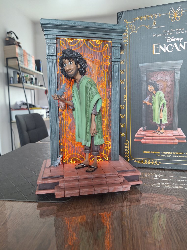 Encanto - Bruno avec porte et lumière intégrée - Disney Parks - 1 Figurine - 2021 #1.0